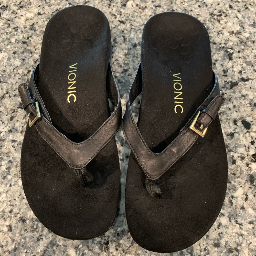 Vionic sandal with gold adjustable strap (7)